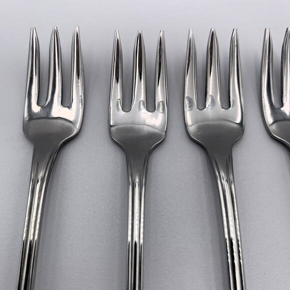 Lot of 8 Oneida Profile Stainless Steel Cocktail Seafood Forks - Picture 2 of 9